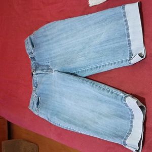 Gloria Vanderbilt capris